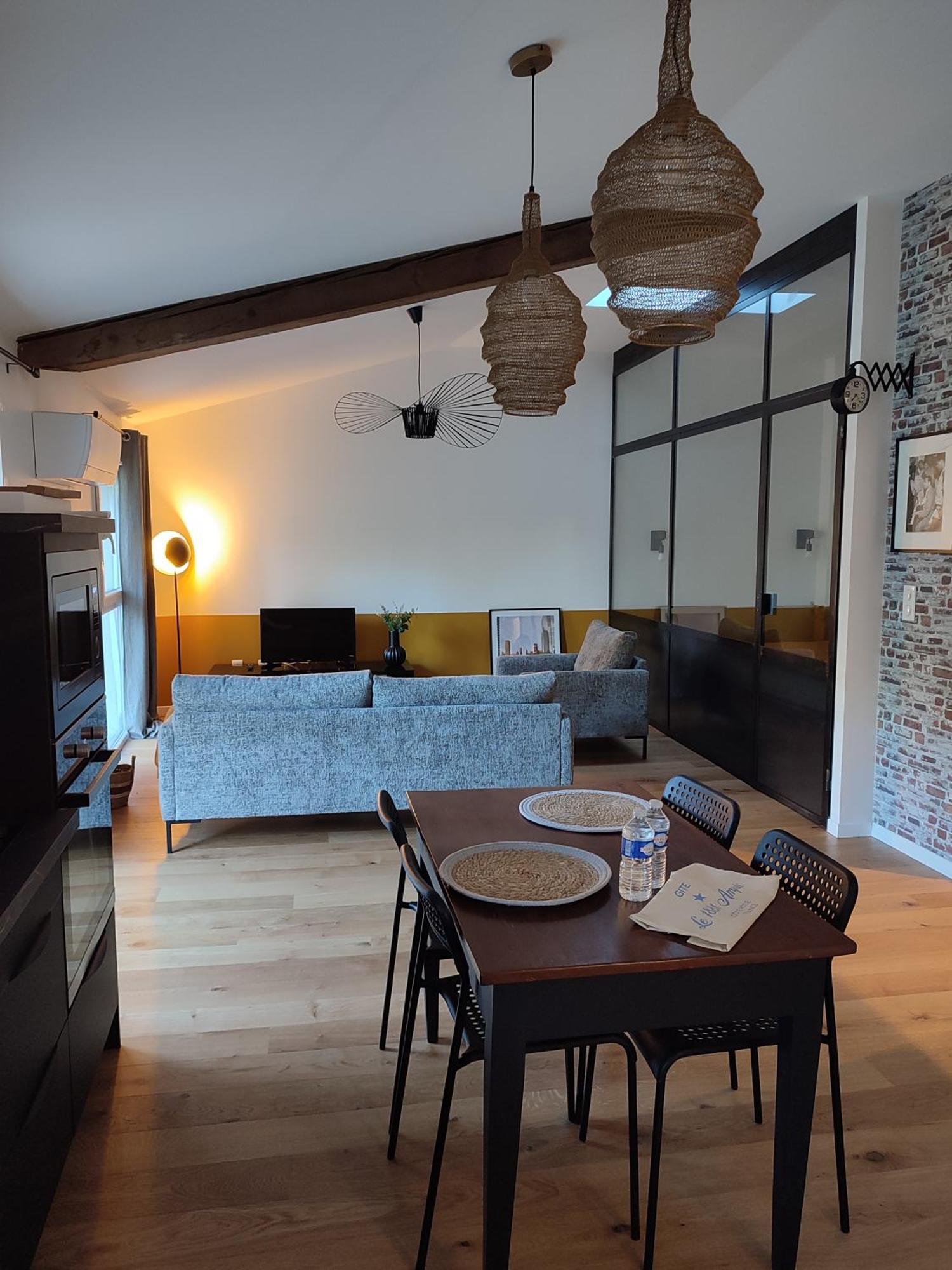 Le Petit 1881 Apartment Ampuis Luaran gambar