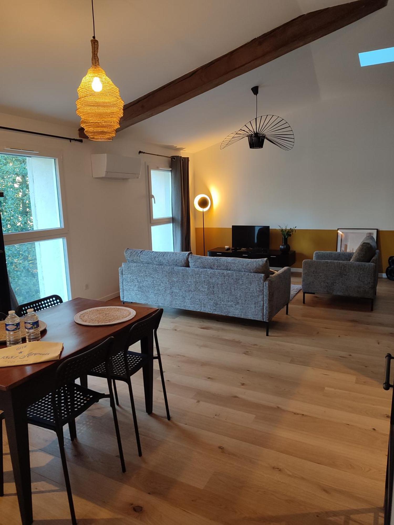 Le Petit 1881 Apartment Ampuis Luaran gambar